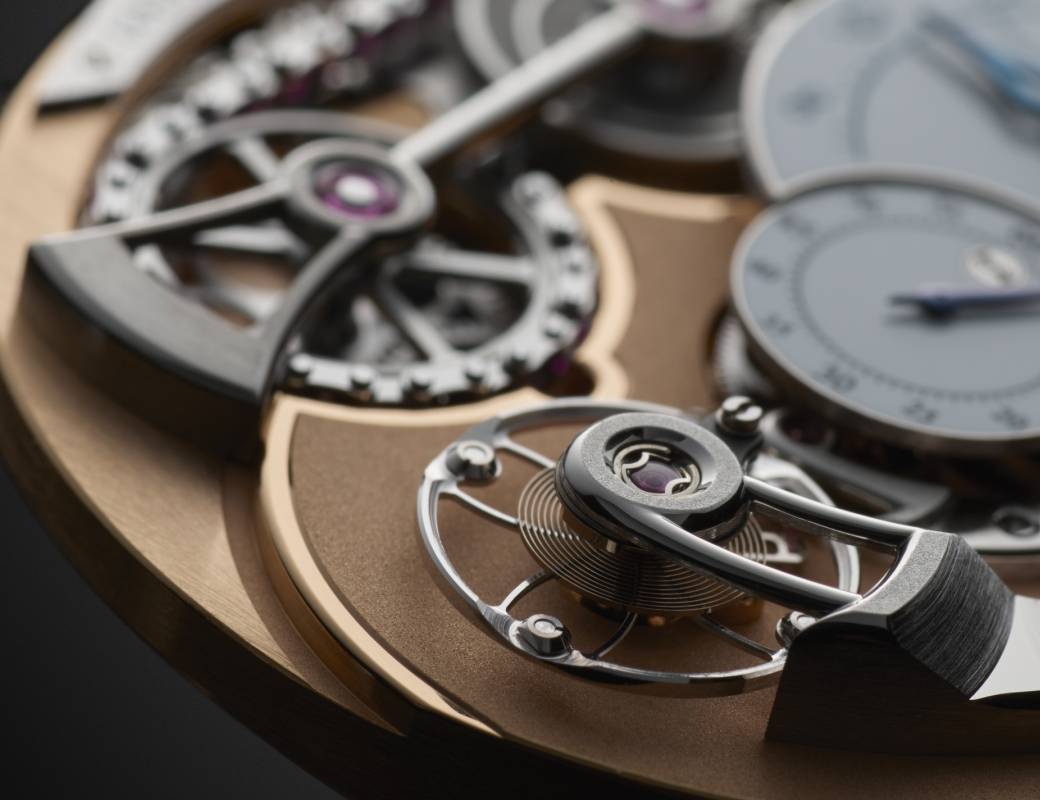 Romain Gauthier Logical One white gold white enamel dial movement close-up 3