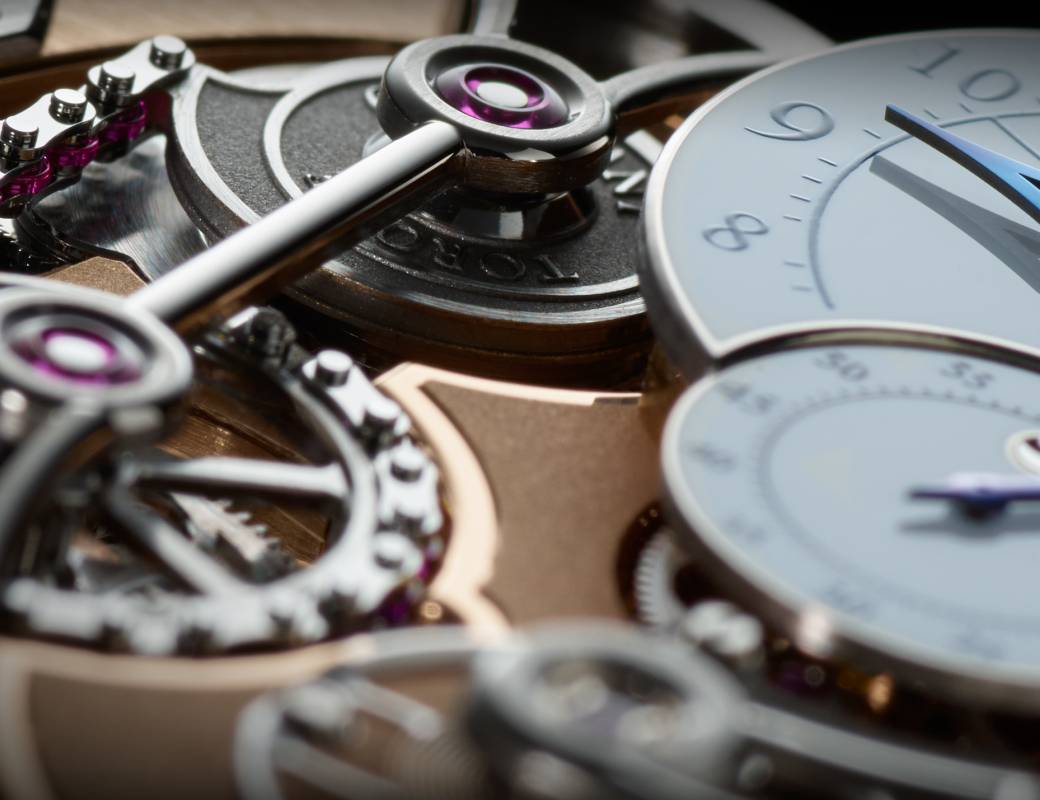 Romain Gauthier Logical One white gold white enamel dial movement close-up 4