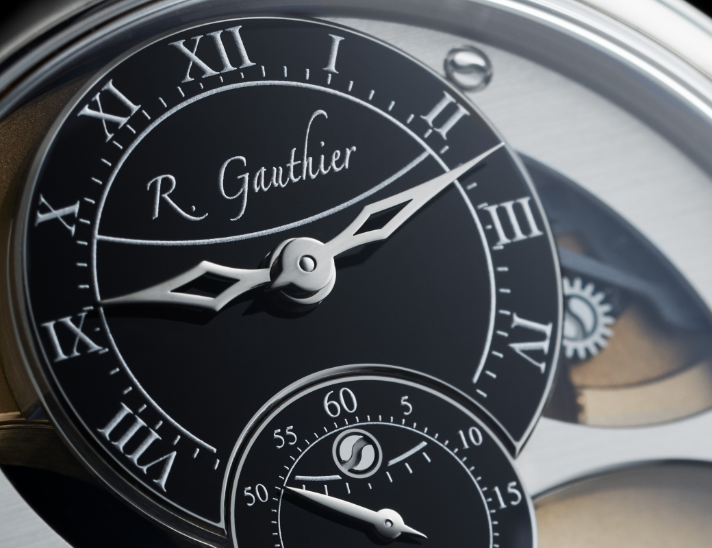 Romain_Gauthier_Insight_Micro_Rotor_White_Gold_Black_Enamel_Dial